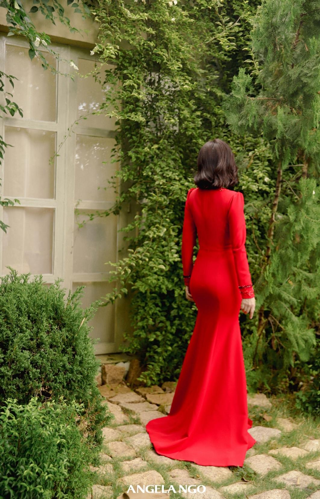 Đầm dạ hội đỏ tay dài cách điệu