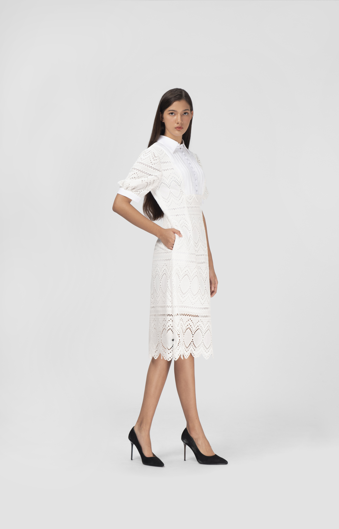 FLAT ROUNDED LACE WHITE DRESS